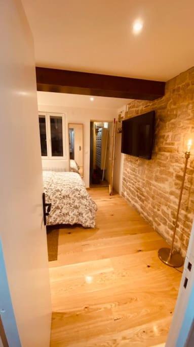 Studio Renove Avec Patio, Coeur Du Centre Ville Besançon Extérieur photo